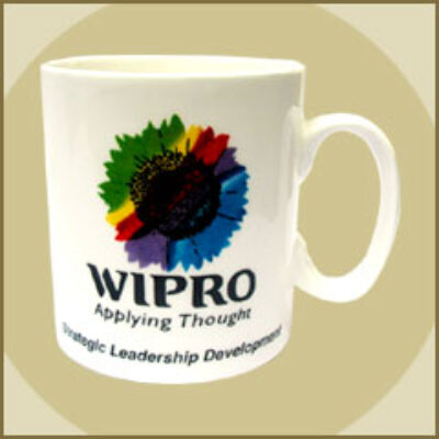 WHITE MUG WITH LOGO